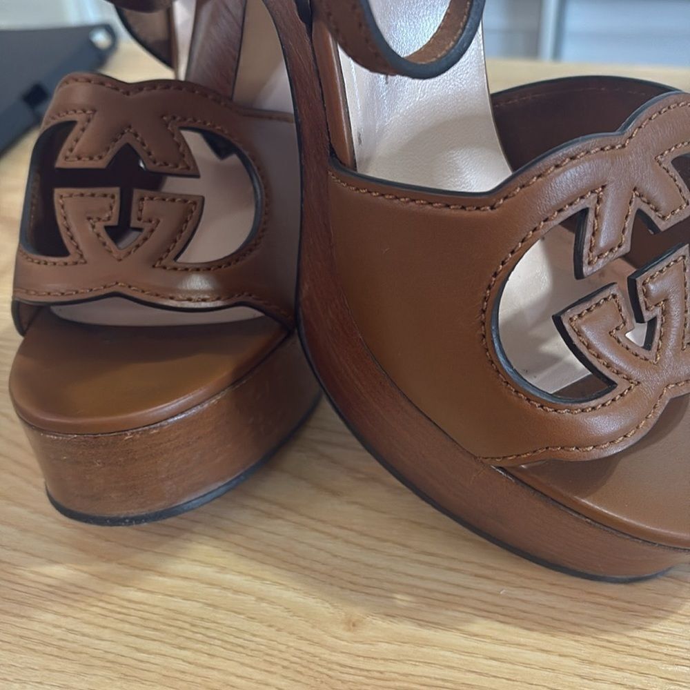 Gucci/Dust Bag Interlocking G Cutout Platform Sandal 38.5/8 $1100 - Picture 14 of 14